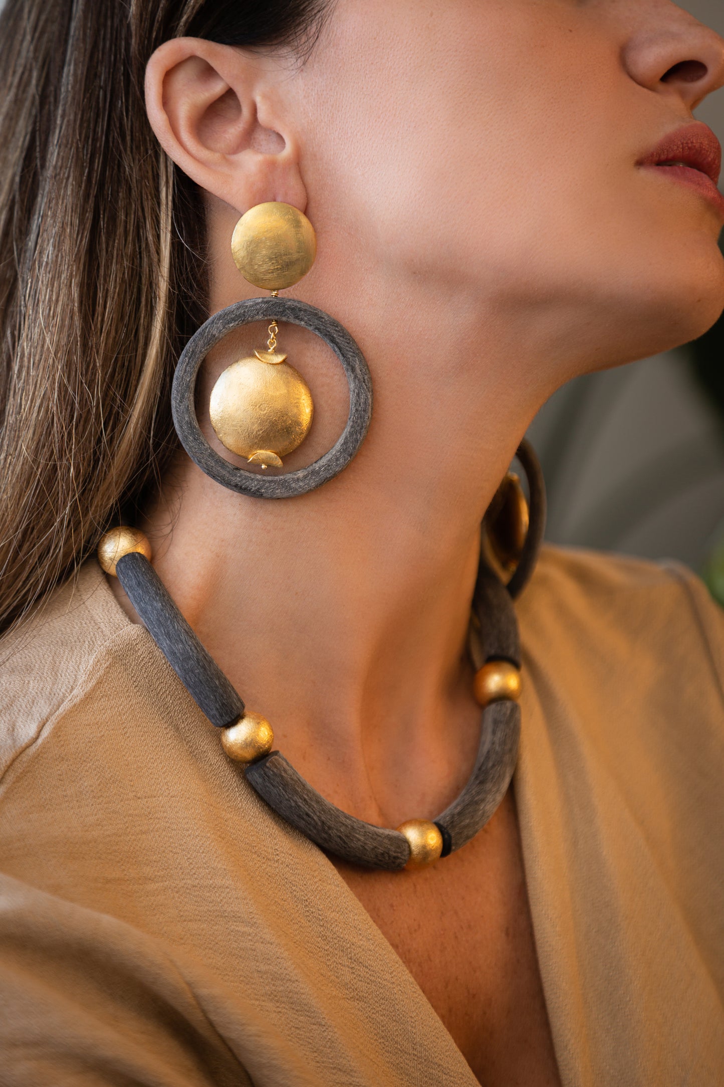 ZURI in Ebony and Buffalo Horn