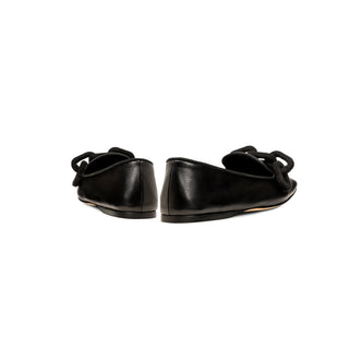 Catena black leather moccasin seen from the back