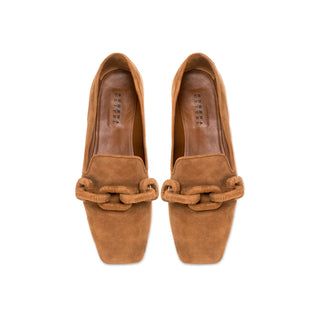 Catena camello suede moccasin with suede chain link detail