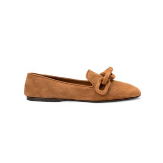 Catena camello suede moccasin with suede chain detail, side view