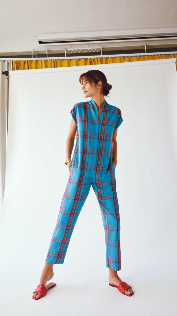 DAY TO NIGHT SLEEVELESS JUMPSUIT - Blue-red checked | Maison Orient