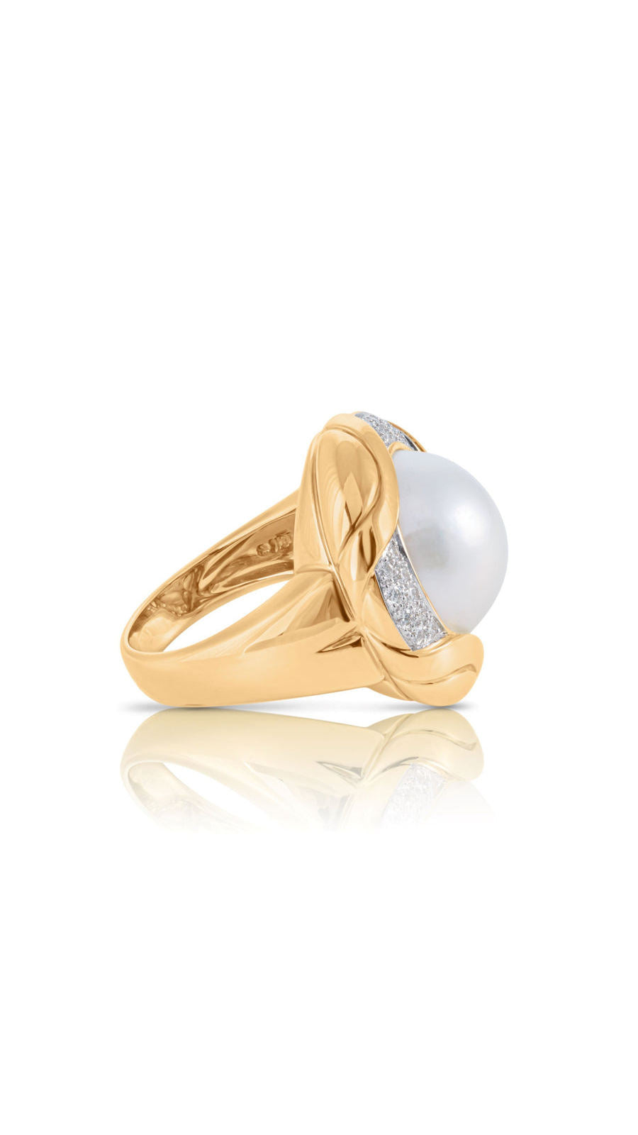 Contemporary 18K Round Mabe Pearl and Diamond Ring | Maison Orient