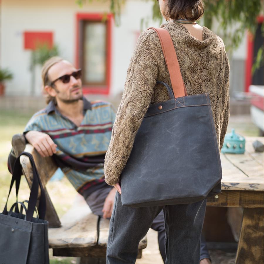 No. 301 Bootcut Tote Black Truffle (Reversible) | Maison Orient