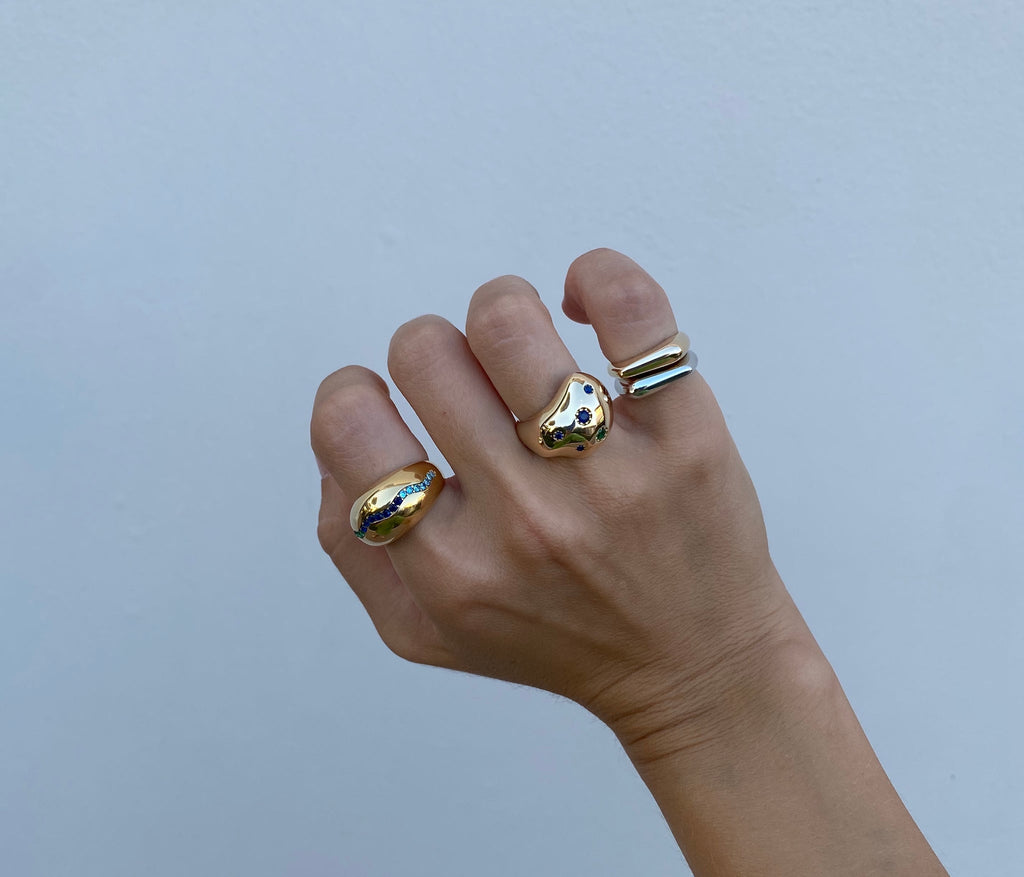 PERFECT CURVE RING IN NAVY | Maison Orient