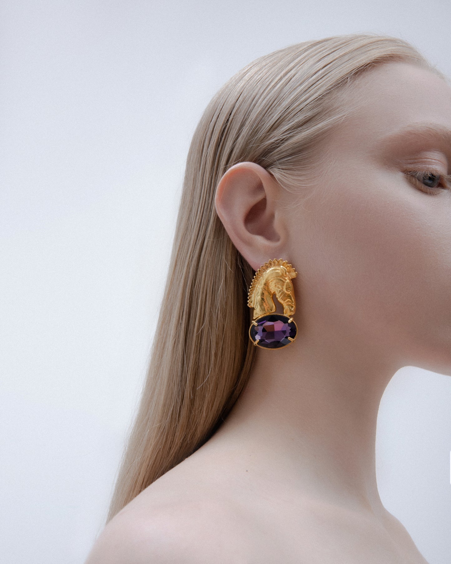 Horse head earrings with purple stones | Maison Orient