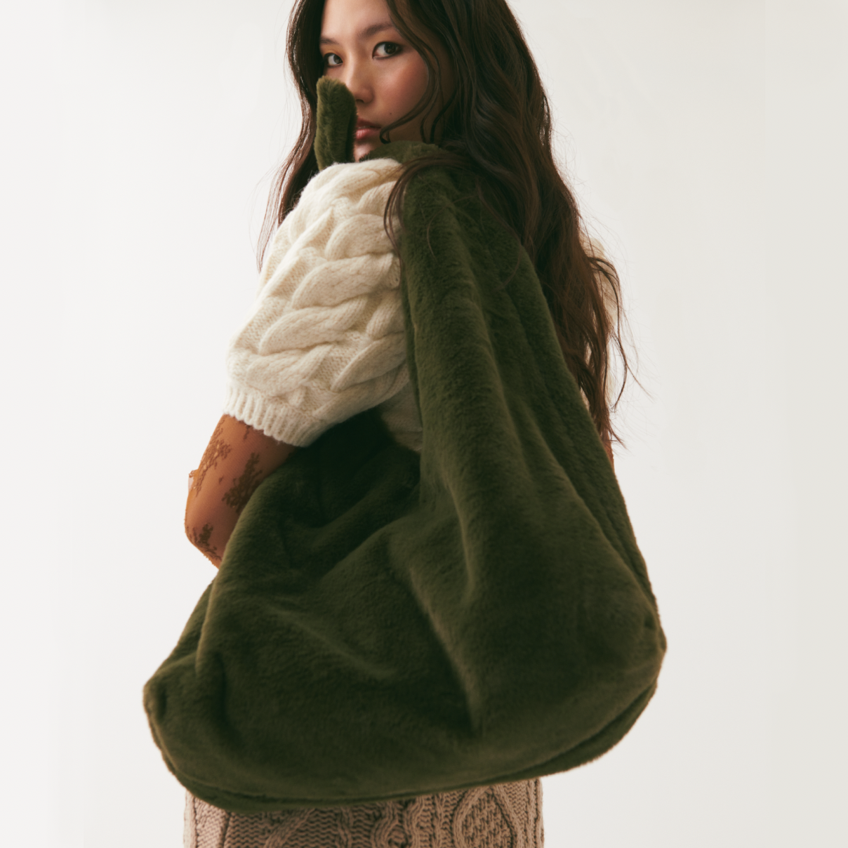 MAXI RITZ IN KHAKI FAUX FUR | Maison Orient