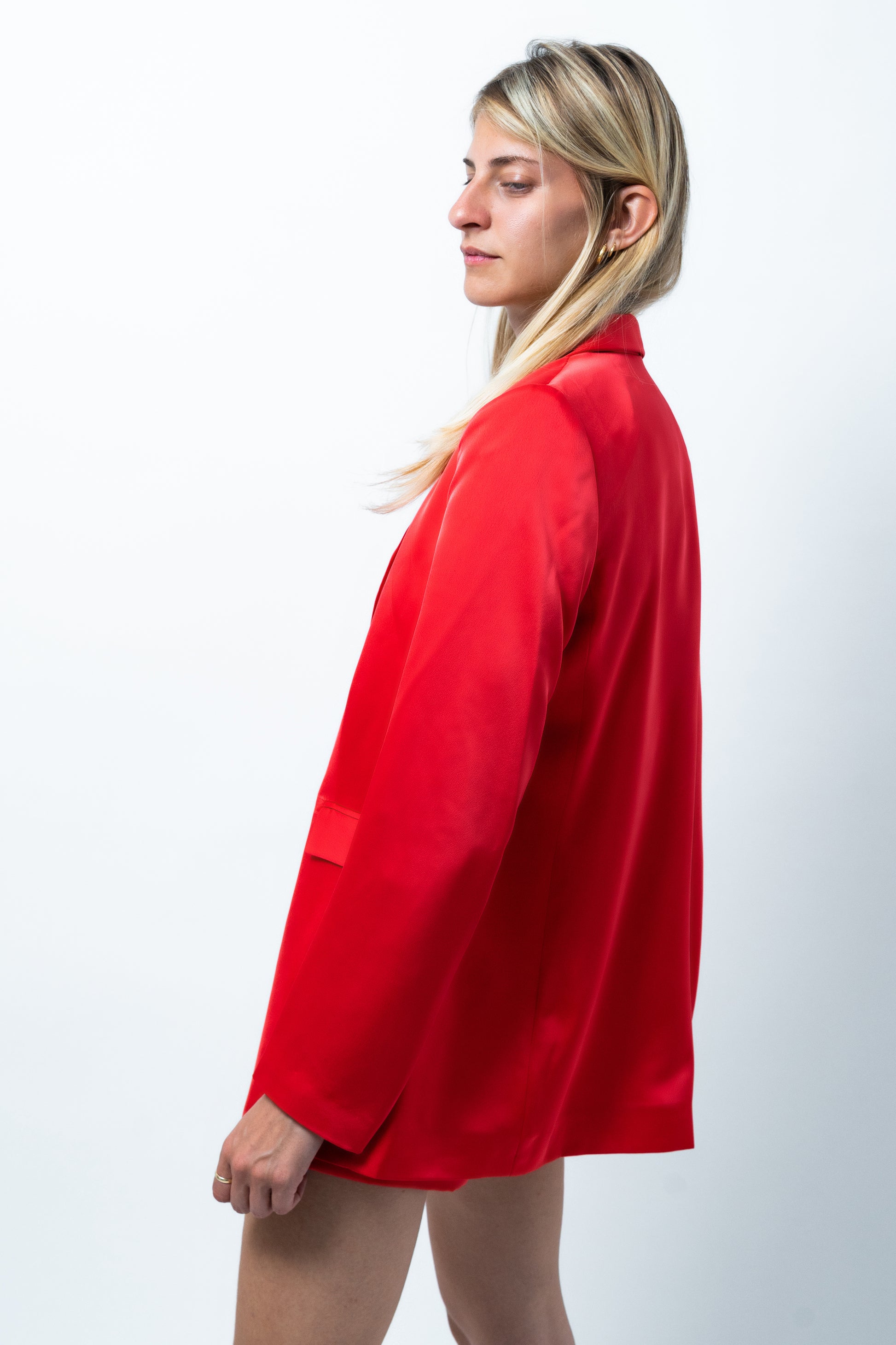 ALICE : The apple red suit | Maison Orient