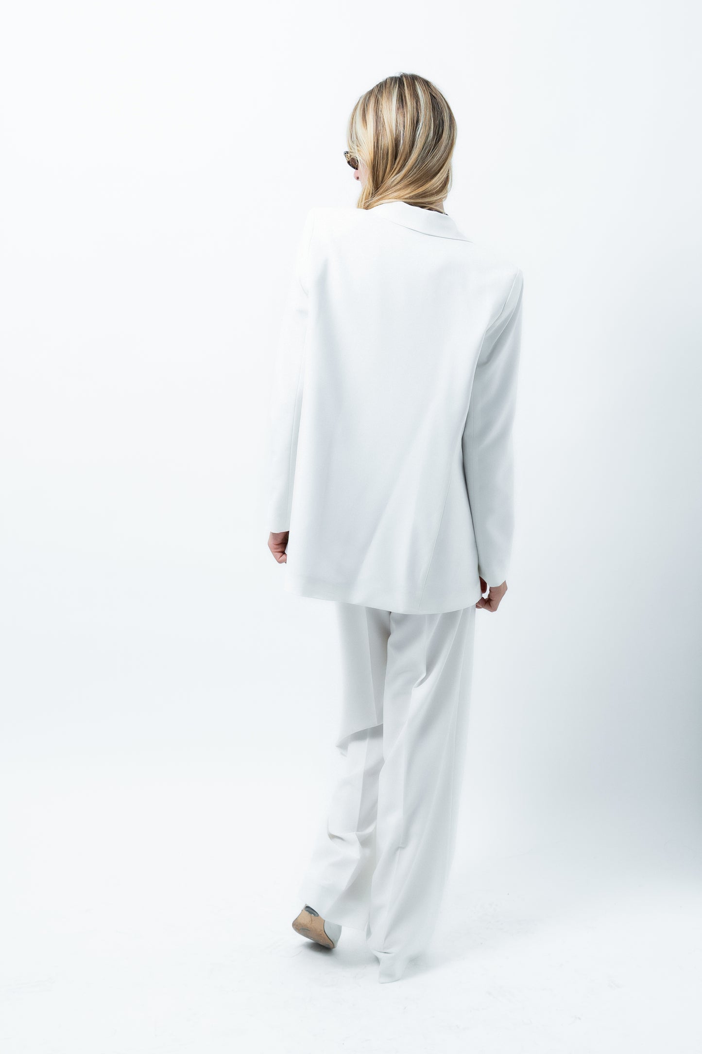 OH MAMA : The see-through white suit | Maison Orient