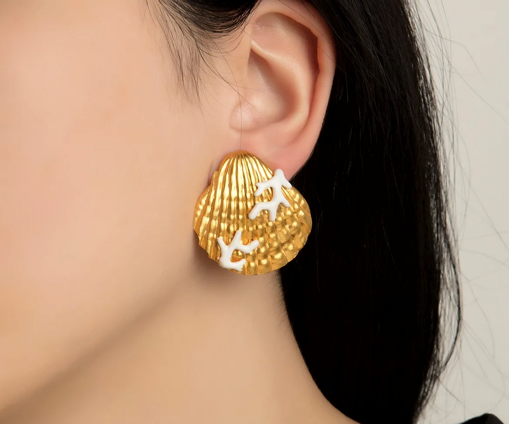 Milou Seashell Earrings with Coral White | Maison Orient
