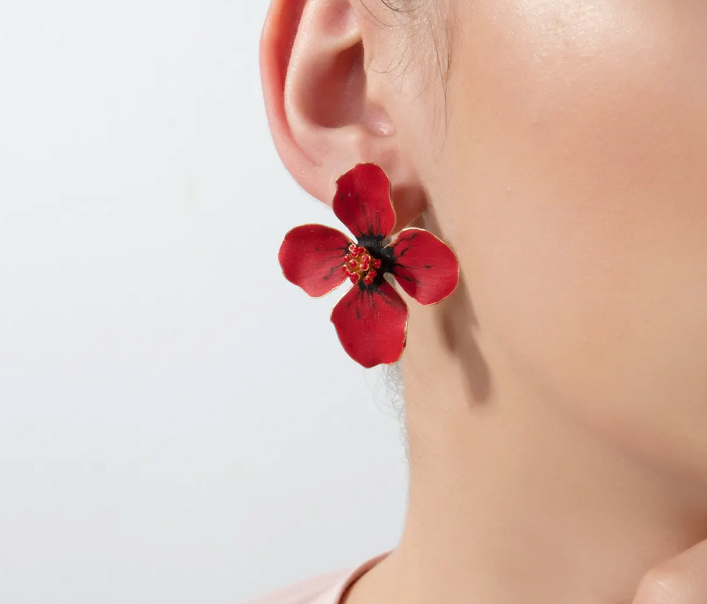 Milou Matte Red Clover Flower Earrings | Maison Orient