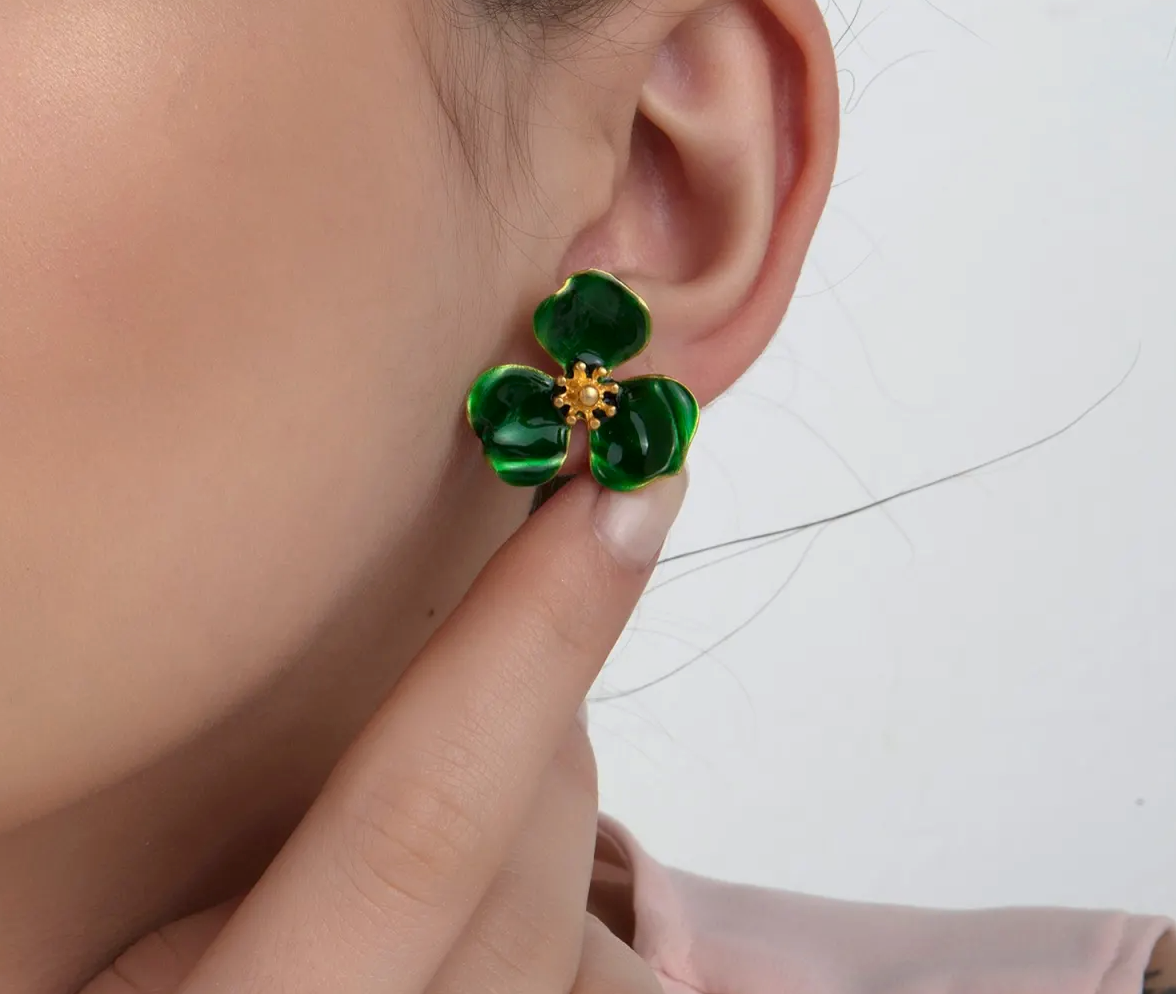 Milou Bloom Flower Earrings - Light Green | Maison Orient