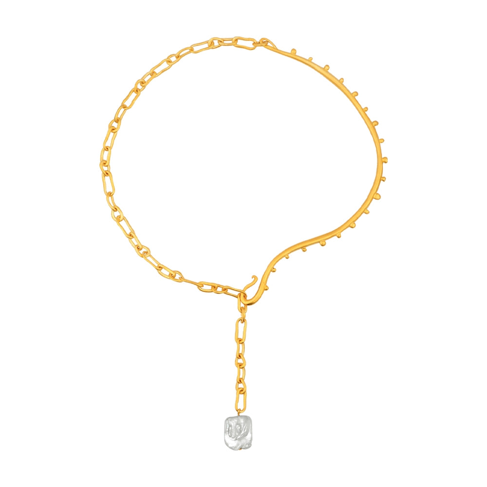 JUDE BENHALIM Thalia Necklace Brass dipped in 18K gold with a matte finish & an irregular-shaped pearl.