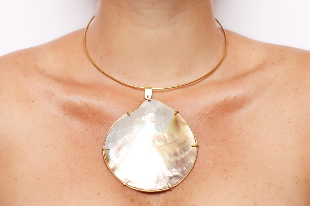 Capri Pendant In Mother Of Pearls - Maison OrientChadia HamatiMaison OrientNecklaces