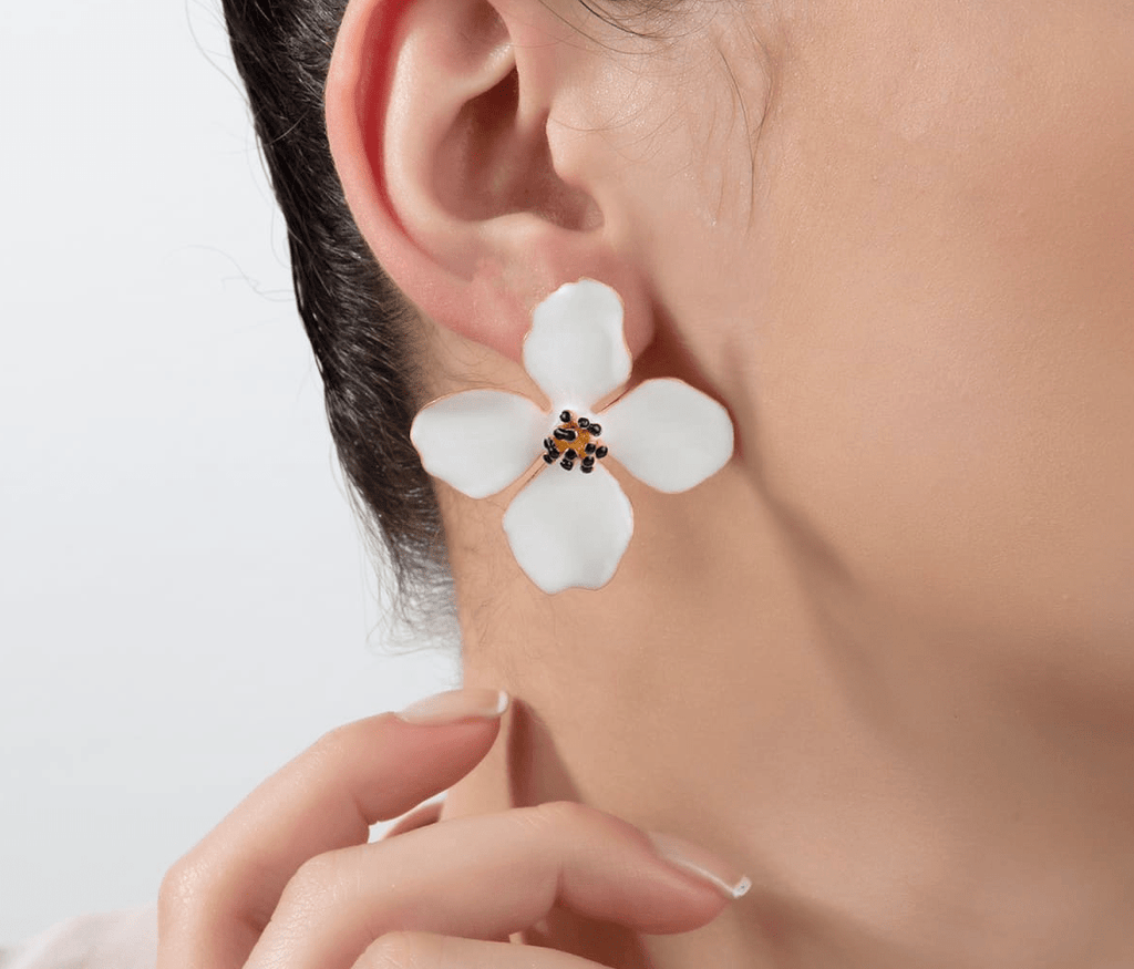 Milou White Clover Flower Earrings - Maison OrientMilou JewelryMaison OrientJewelry